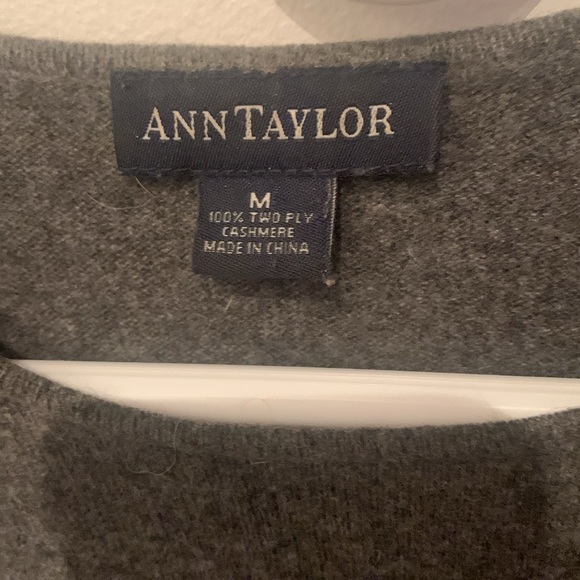 Absolutely Stunning Charcoal Grey 100% Two Fly Cashmere Crewneck Sweater SZ M - Picture 2 of 6